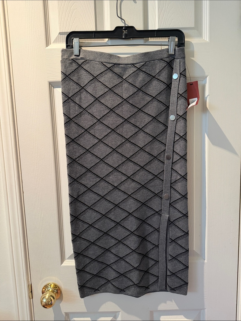 Diamond-Pattern Gray Midi Skirt with Side Snap Detail